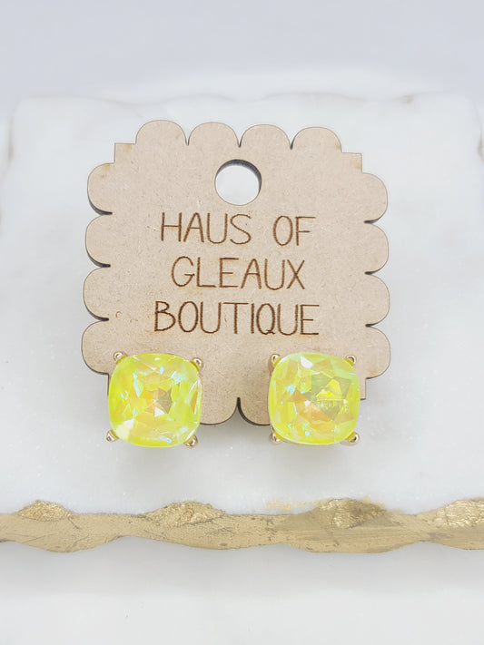 Gleaux Stud Earrings